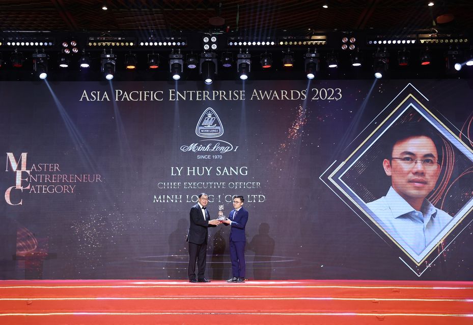 Minh Long nhận cú đúp giải thưởng danh giá tại APEA 2023.jpg